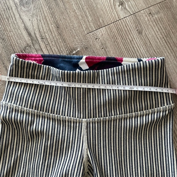 Lululemon pinstripe align pants size 4 - Picture 2 of 5